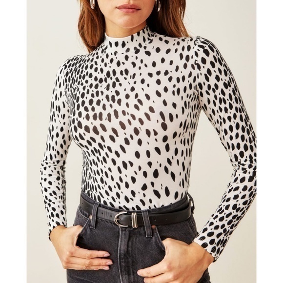 Reformation Sweaters - Like New Reformation Bailey White Cheetah Mock Neck Top XS